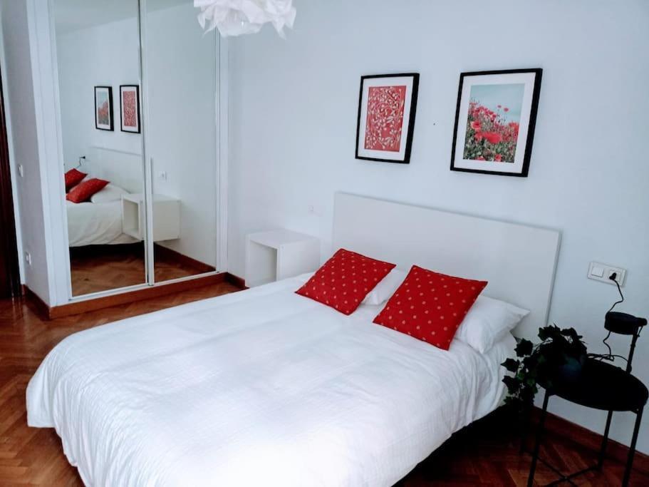 Apartamento Entre Estaciones Appartement Oviedo Buitenkant foto