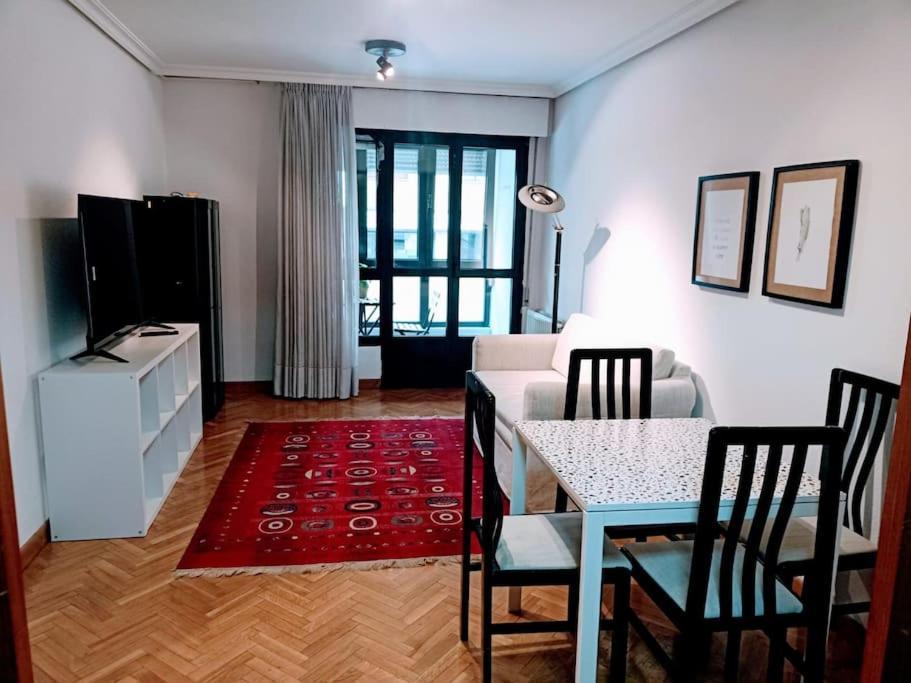 Apartamento Entre Estaciones Appartement Oviedo Buitenkant foto